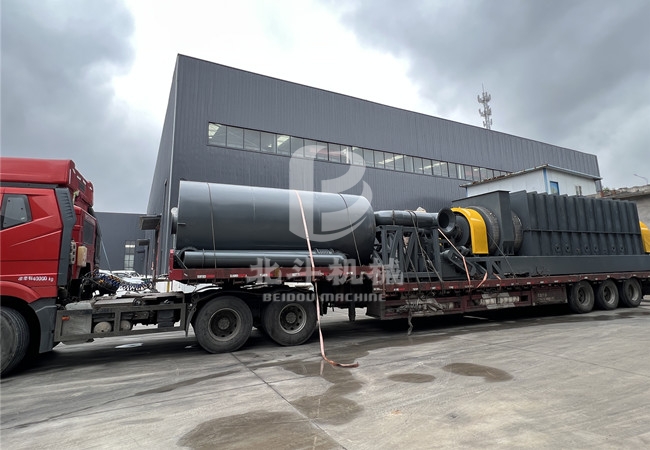 感謝福建客戶的關(guān)注和支持,竹屑炭化設(shè)備順利裝車發(fā)貨